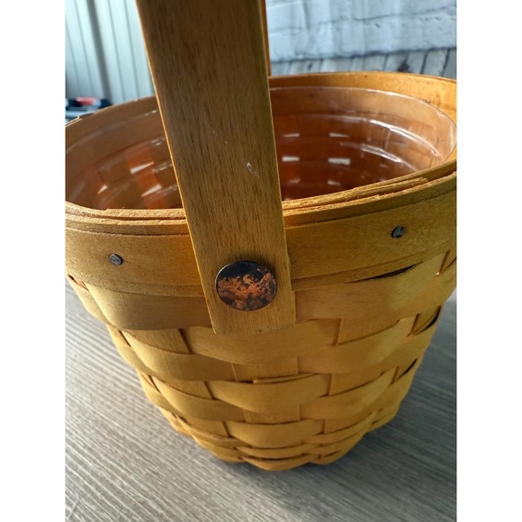 Longaberger Basket Handwoven 1998 Signed Yellow Accent Basket with Liner - Picture 9 of 11